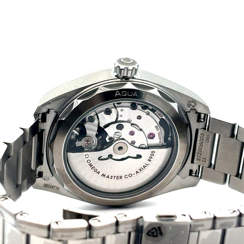 Omega Seamaster Black Dial ref 22010412101001 FULL SET (MINT)