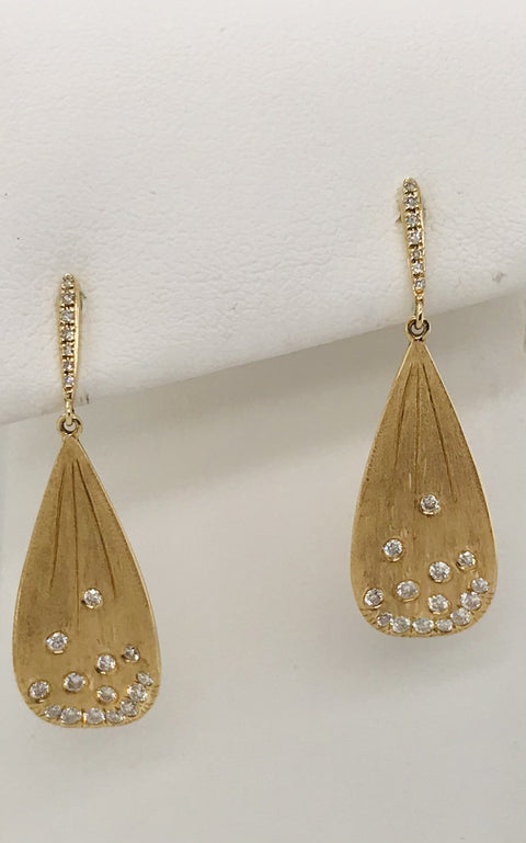 Luvente Diamond Earrings